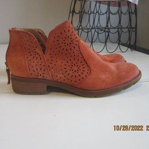 Women's Block Ankle Booties Brown Color Leather Size 9M